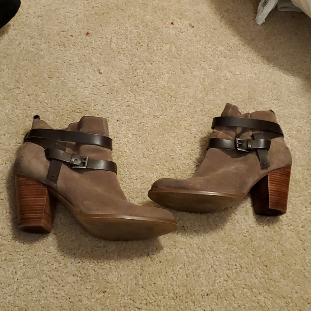 Hardly Worn Boot - image 1